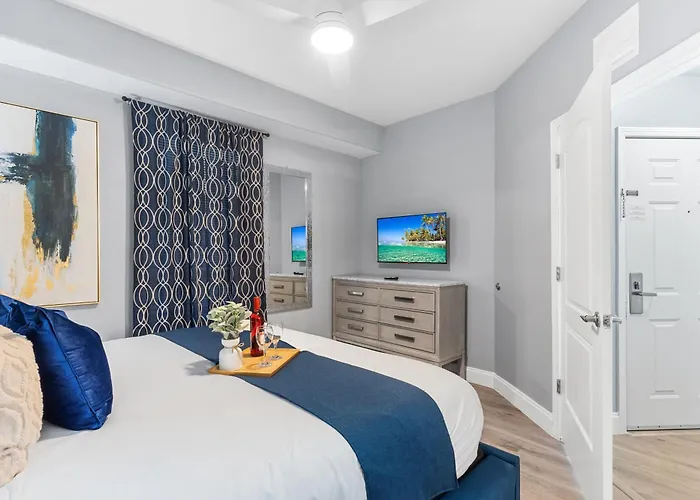 5-Min To Disney Lakeside Retreat
