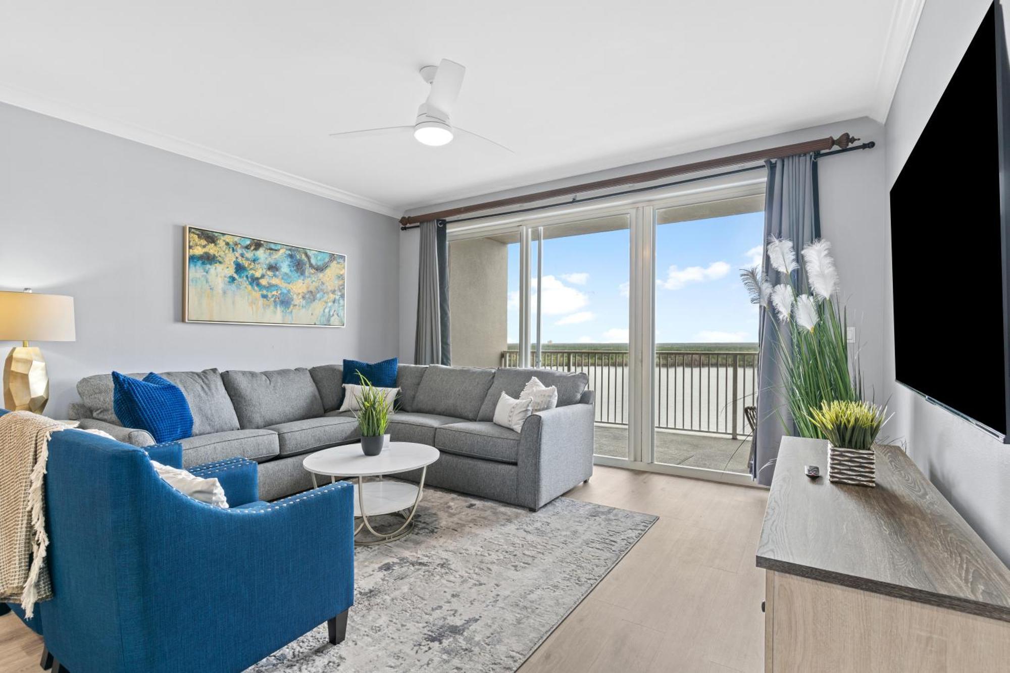5-min To Lakeside Retreat *