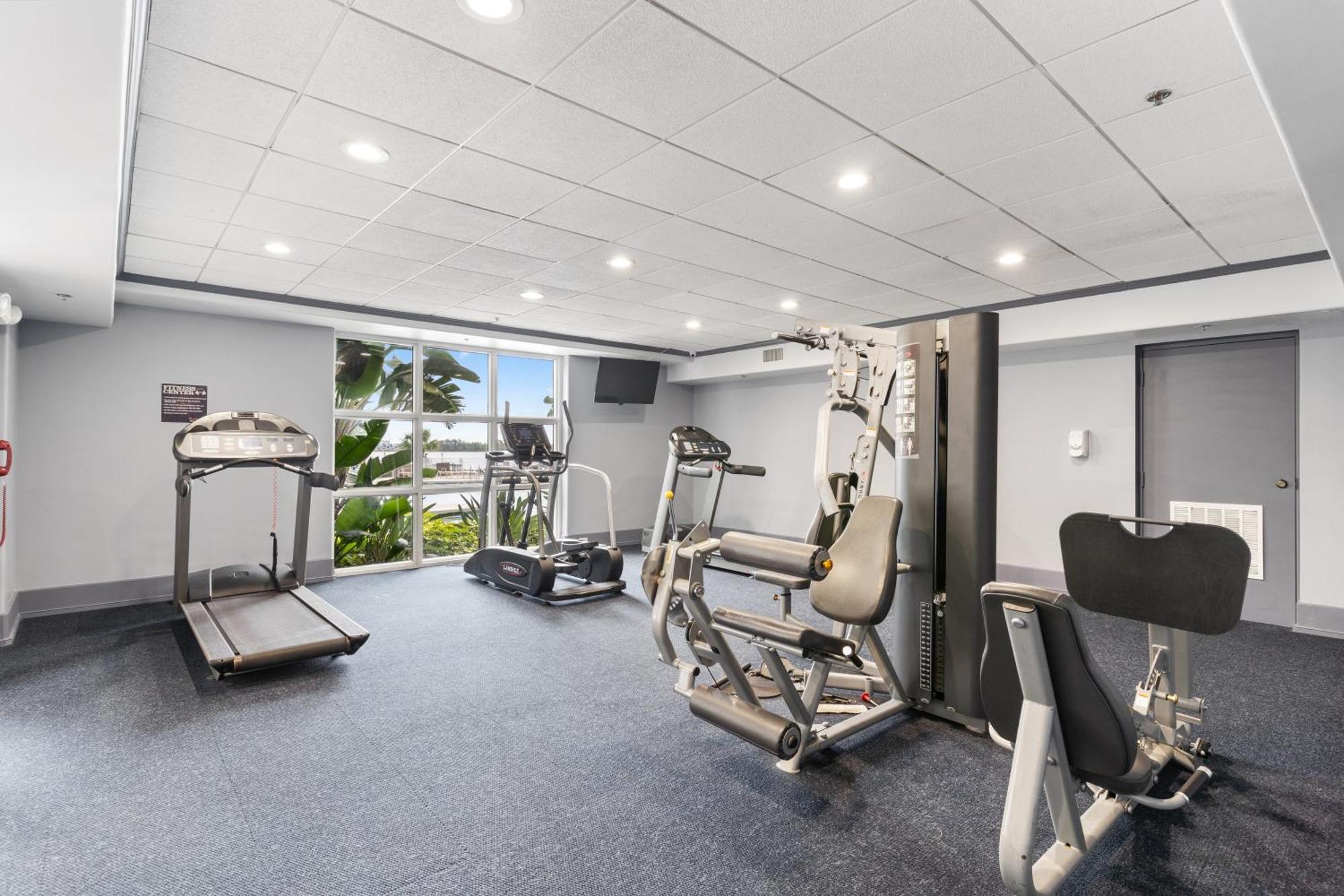 5-min To Lakeside Retreat